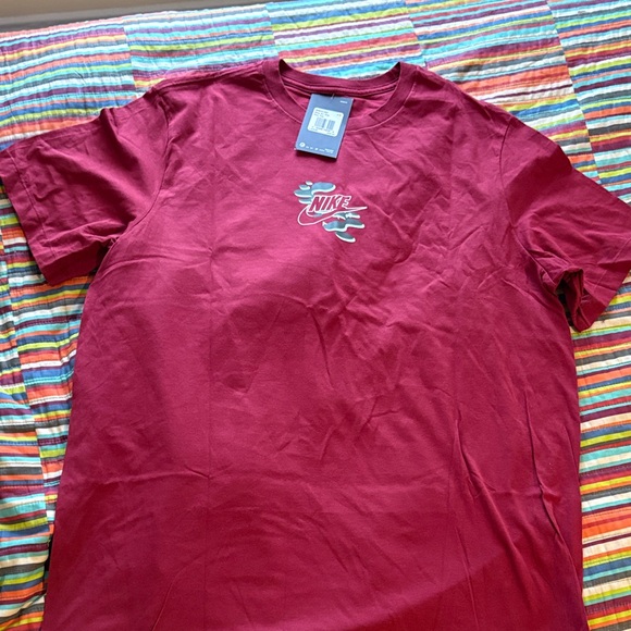 Nike Men's Burgundy Short Sleeve Tee size, large airflip double side T-shirt nwt - Picture 2 of 10